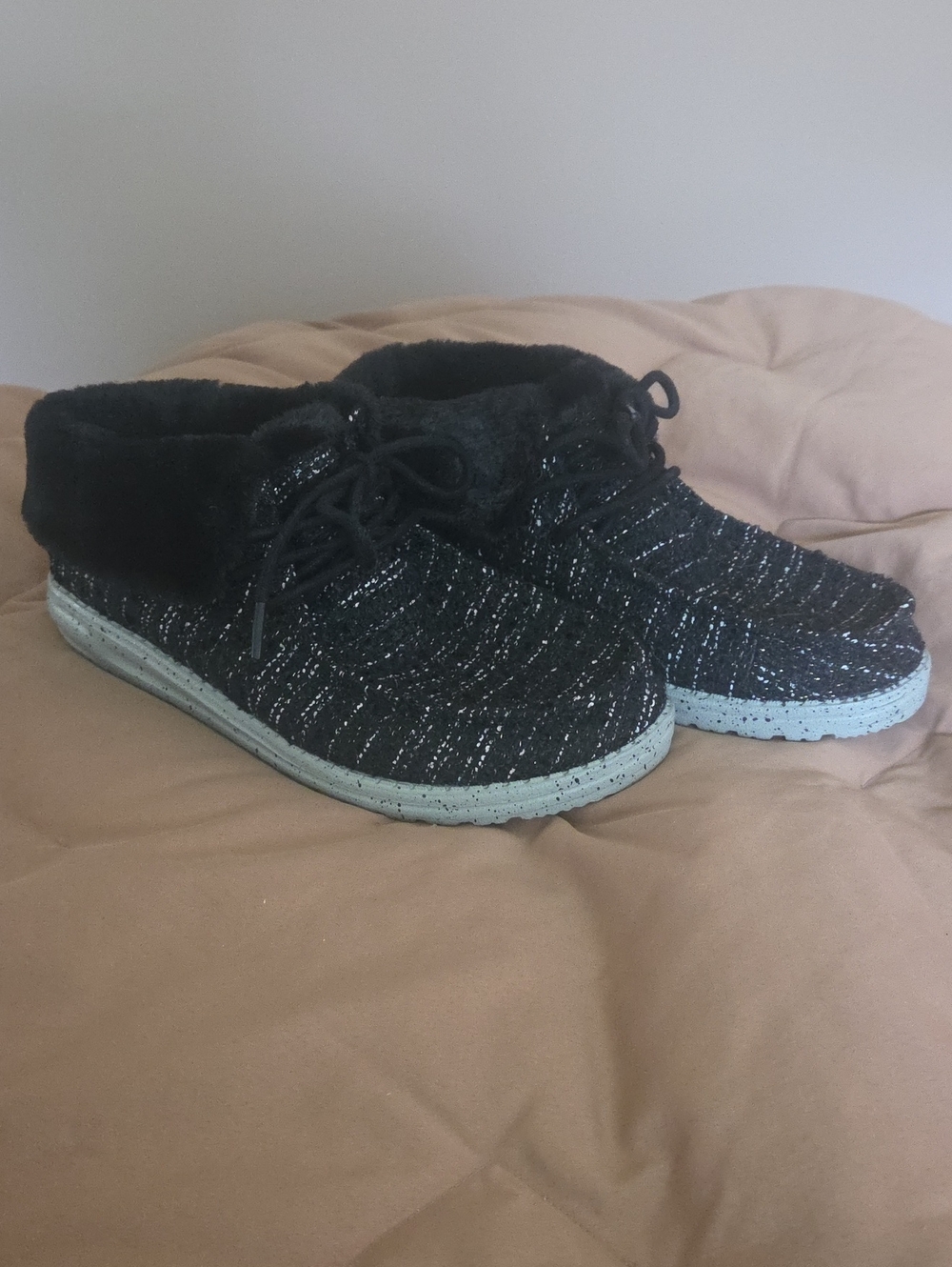 Hey Dude Boucle Brit Womens casual Footwear Size 9